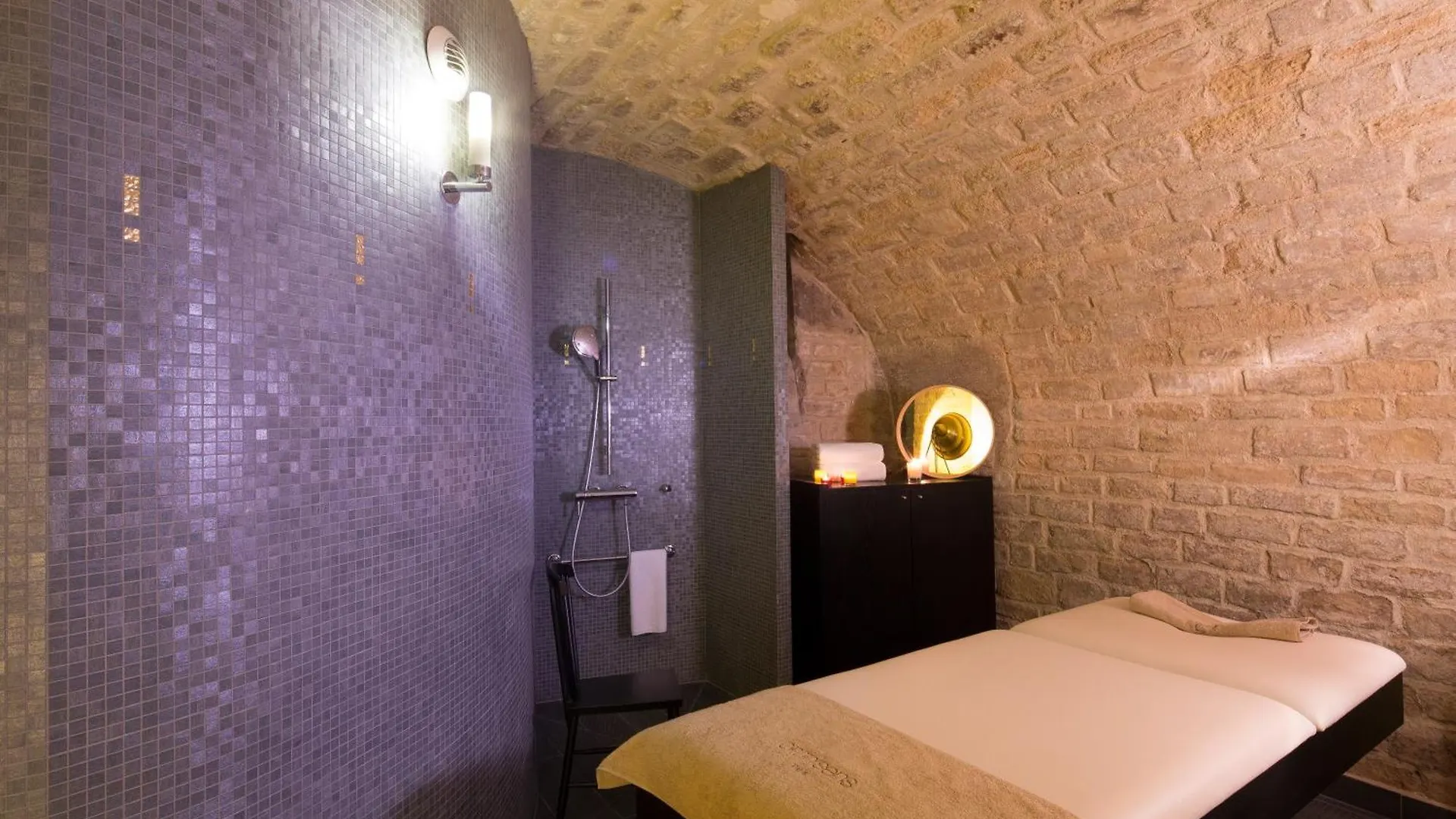 Hôtel du Triangle d'Or Paris Hotel