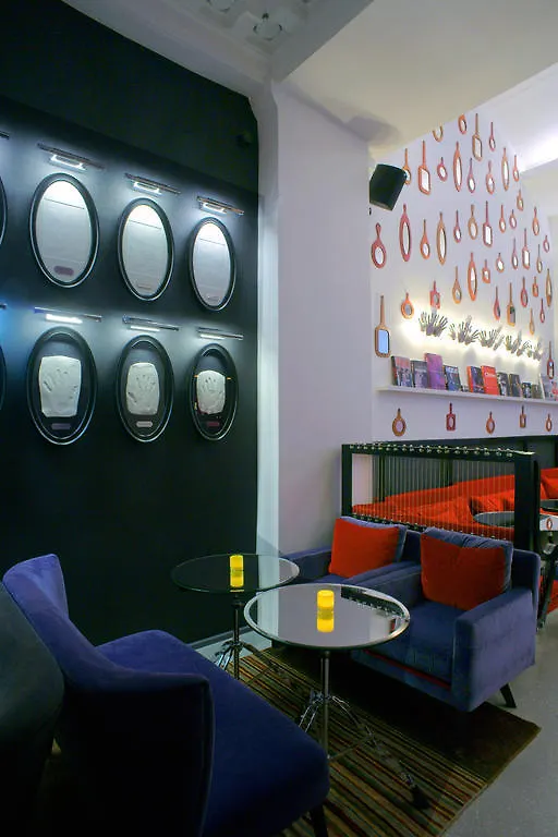 Hôtel du Triangle d'Or Paris Hotel