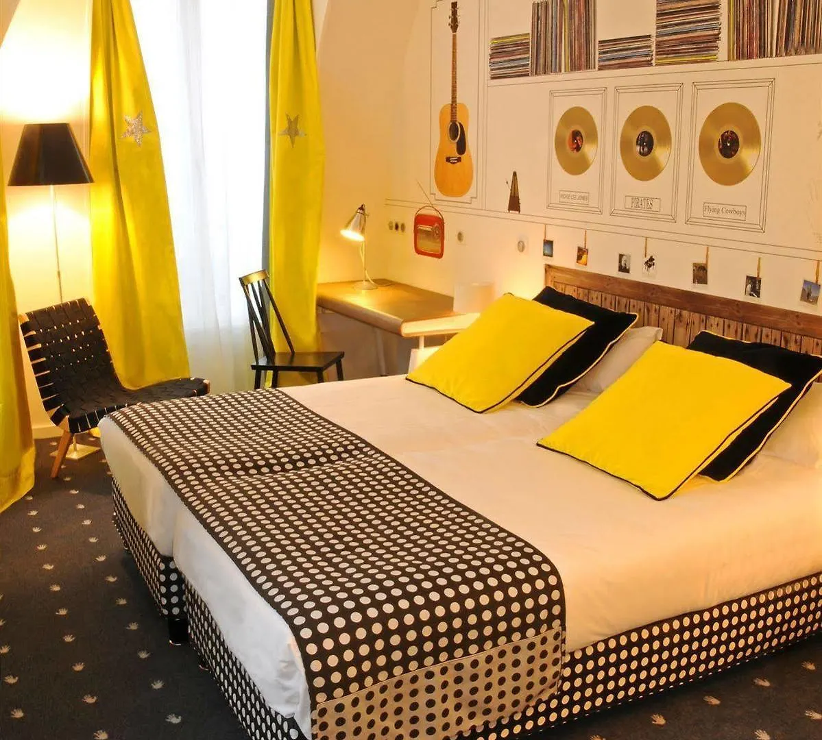 Hotel Du Triangle D'Or Parijs 3*,
